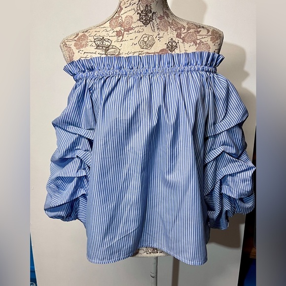 SADIE & LOVE Blue and white striped off shoulder ruffle top size M. - Picture 7 of 11